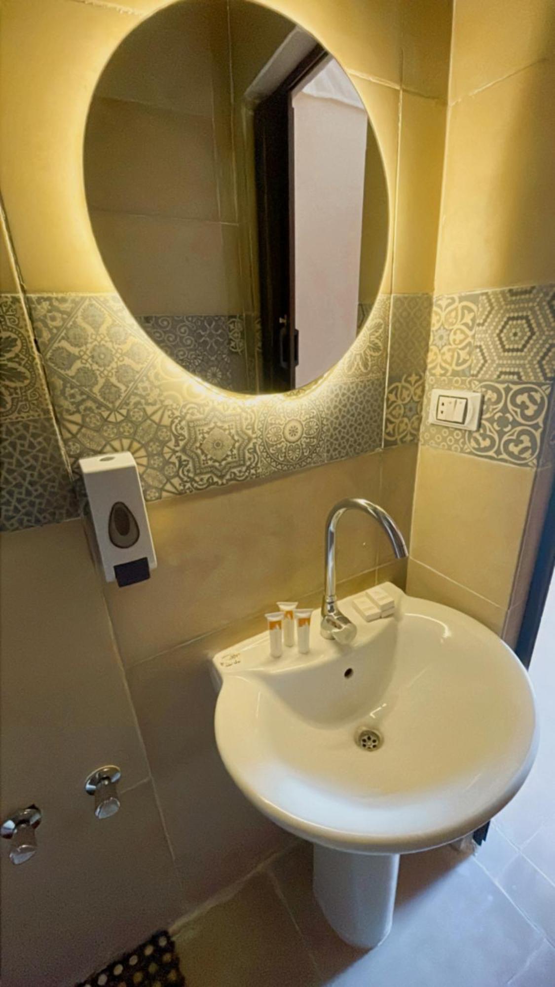 Sami Holiday Inn - Pyramids View Rooftop Al Kawm al Akhdar Extérieur photo